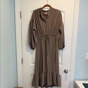 Max Studio Taupe Long Sleeve Dress